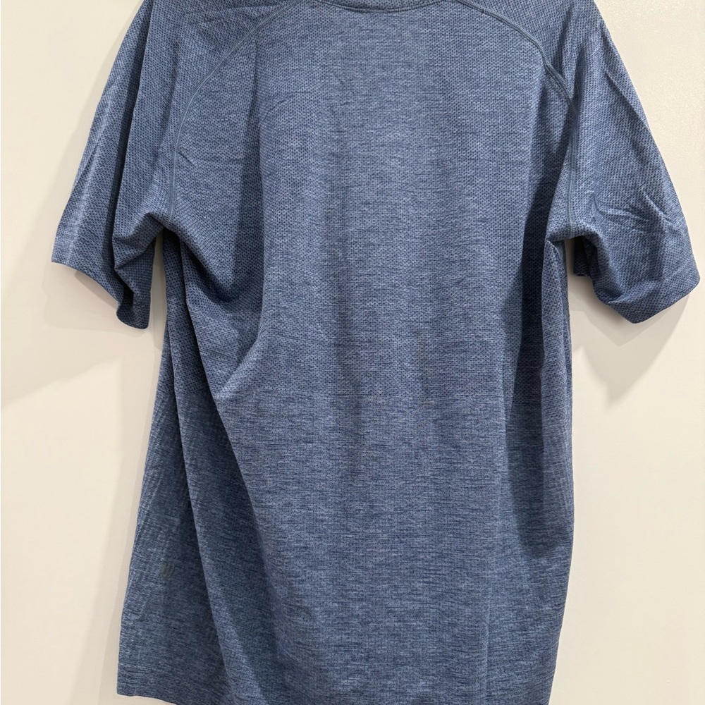 Lululemon men’s shirt